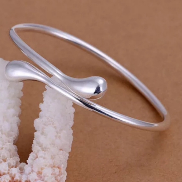 4 Piece Silver Necklace Set - Picture 2 of 4